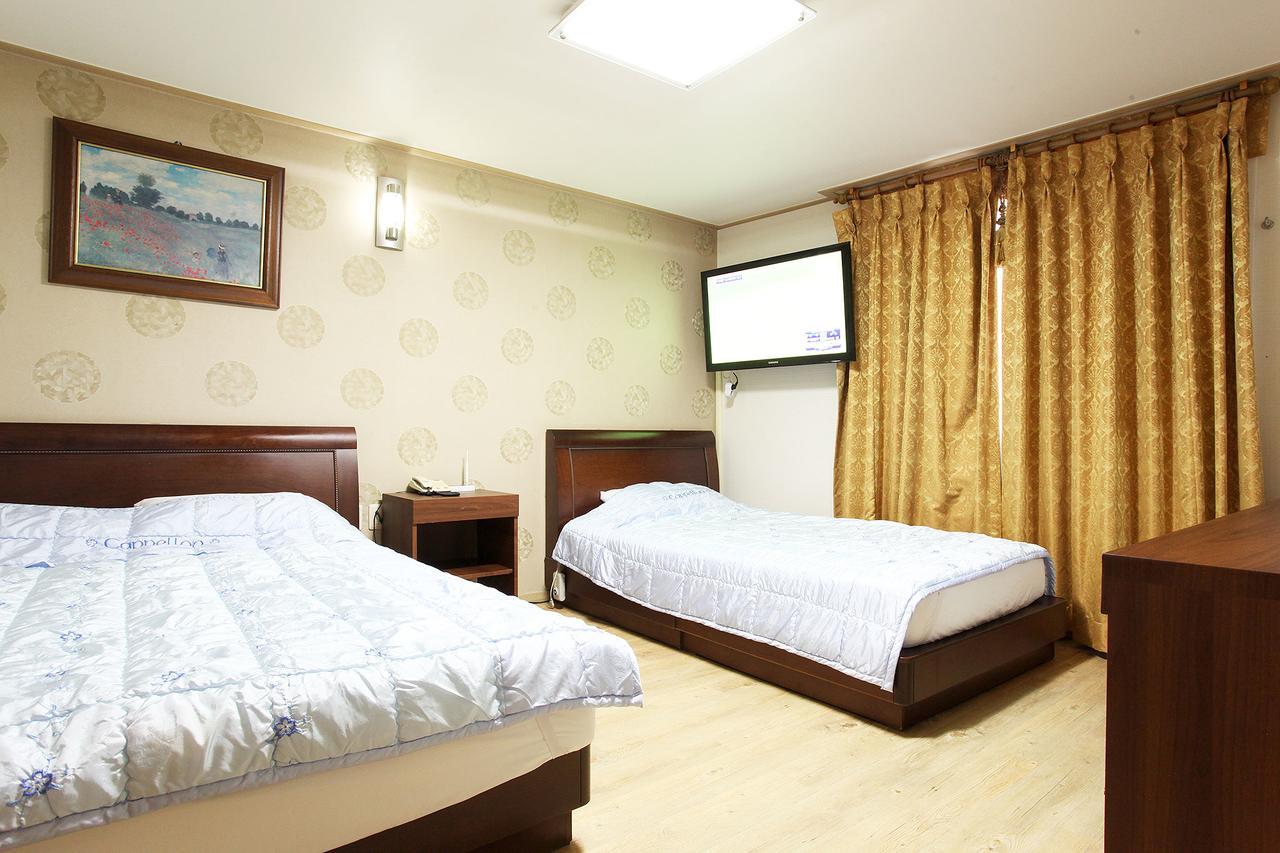 Bobos Hotel Jeju Exteriör bild